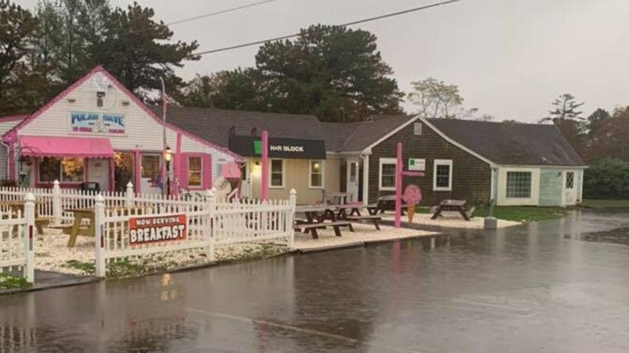 Ice Cream Shop Reopens Only To Close One Day Later After Customers Hurl Harassment At Teen Workers Over Wait Times