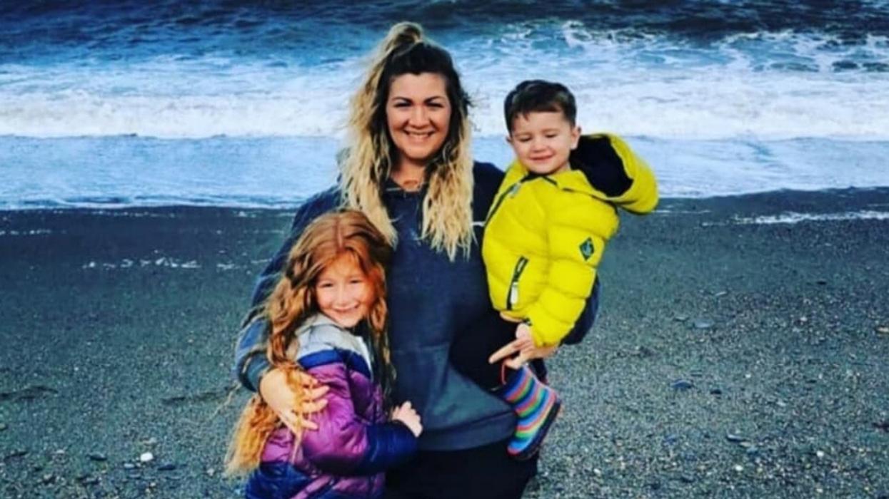 Mom's 'Parenting Hack' For Minimizing Mess Hilariously Backfires—And Leaves Her Kids' Skin Stained Green