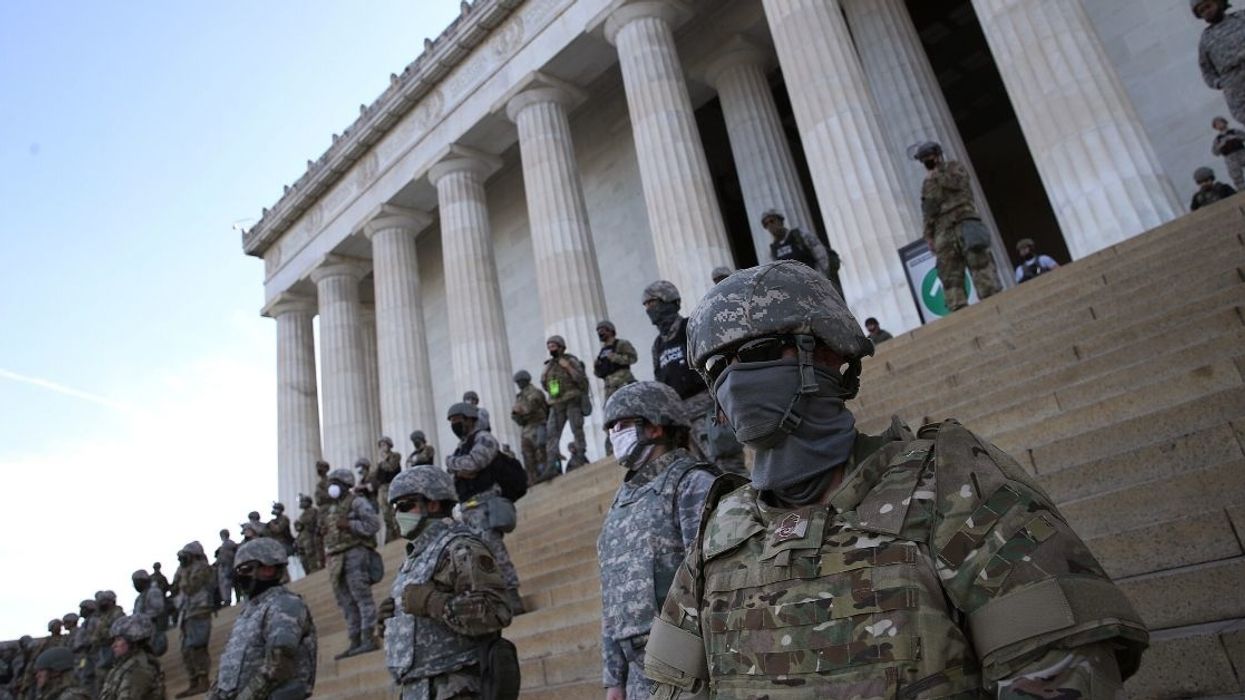 Images Of Masked National Guard Soldiers Blocking Protesters From Lincoln Memorial Draw Outrage Online