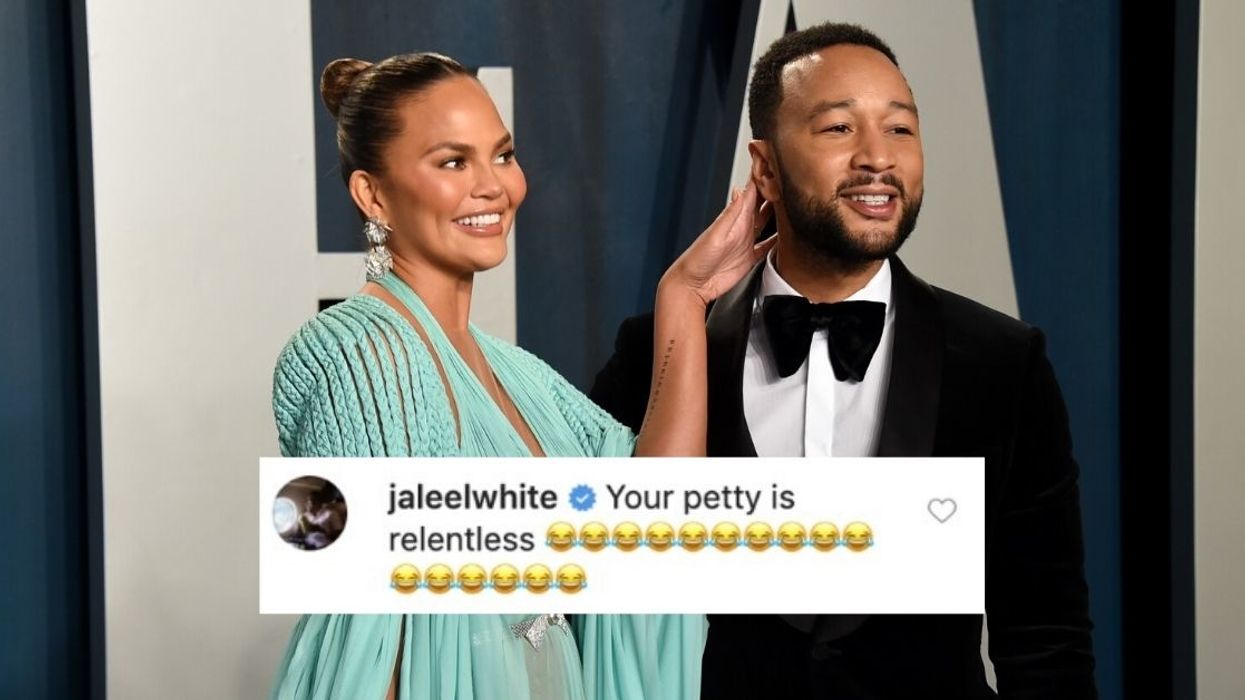 Chrissy Teigen Filmed John Legend Taking A Shower With Just Her Hand As A Censor, And Her Fans Are Living For It