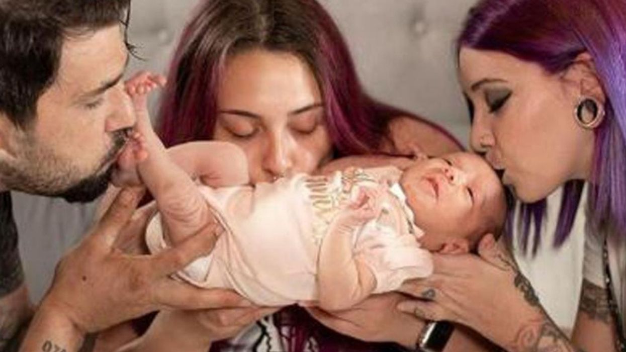 Throuple Opens Up About Raising Their Five Children As A Polyamorous Parental Trio