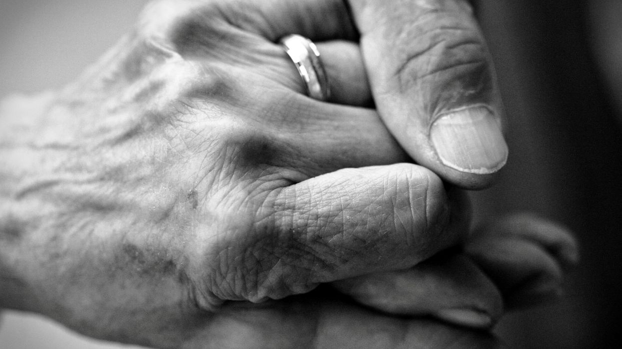 Twitter detectives reunite widow with stolen wedding ring