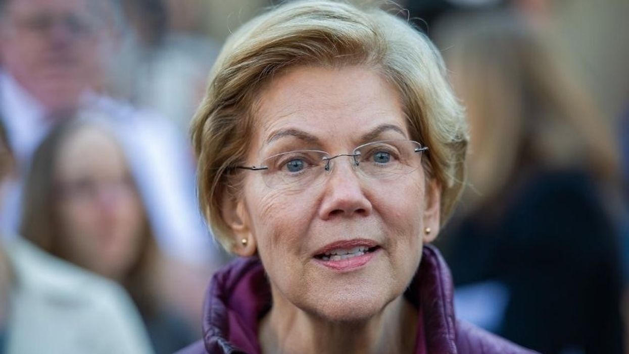 Elizabeth Warren Included A Subtle Nod To Black Lives Matter In The Background Of Her DNC Speech