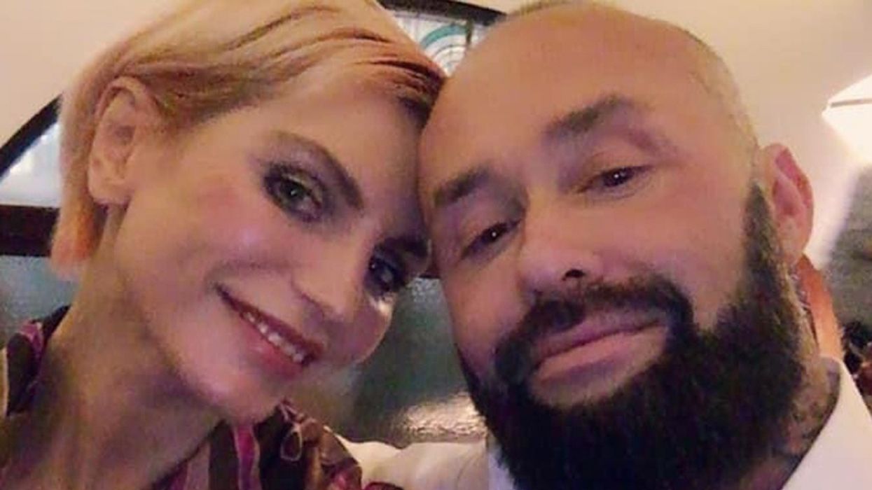 Model Falls For Her Childhood Sweetheart After Friend Picks Him Out On Dating App 30 Years Later