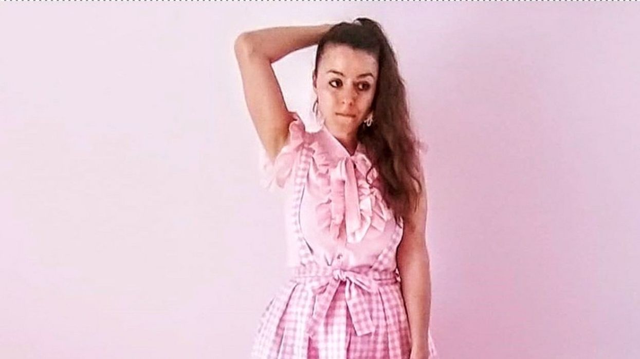 Teacher Is So Obsessed With Pink That She's Dressed Herself Head-To-Toe In It Daily For 13 Years