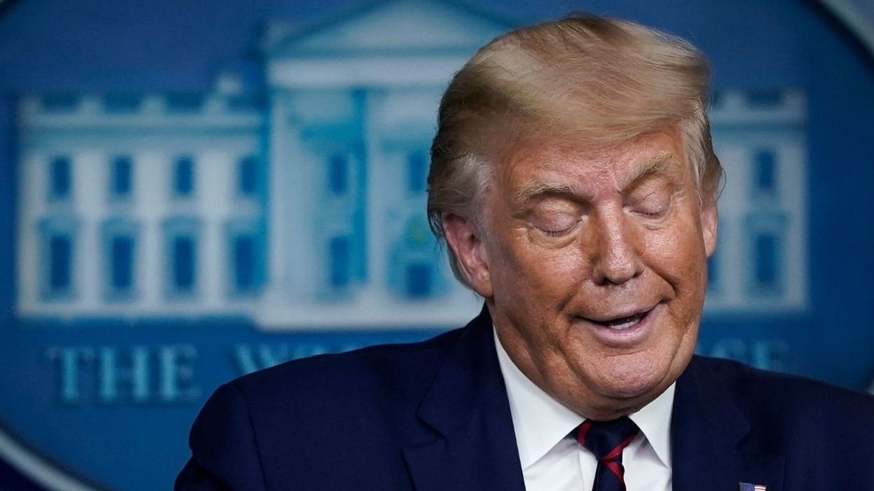 CNN Fact-Checker Calls Out Trump for Telling 4 Lies in a Single Tweet About Hillary Clinton