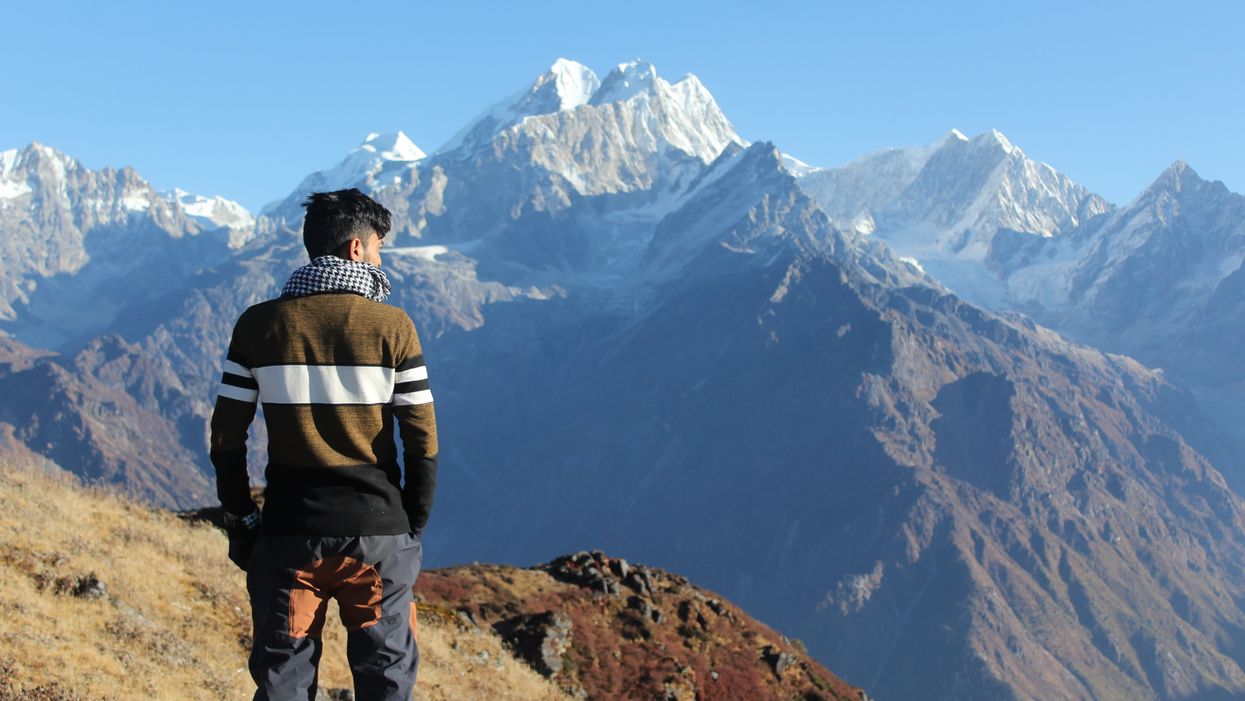 Teen Totally Freaked Out After His 'Crazy' Girlfriend Tried To Push Him Off A Cliff As A 'Joke'