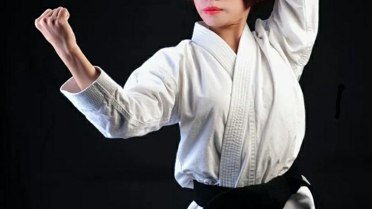 Woman Considers Getting Little Girl's Dad Banned From Martial Arts School After He Keeps Coming Into Women's Locker Room