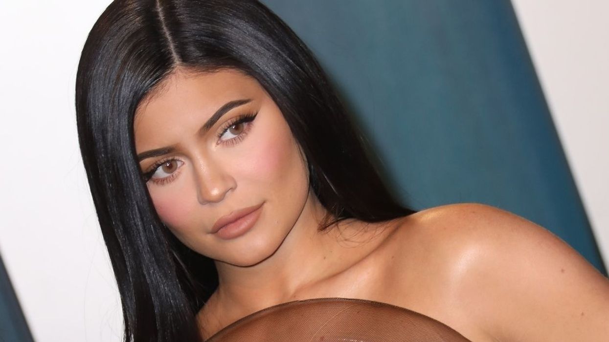 Voter Registration Site Sees 1,500% Surge After Kylie Jenner Posts Thirst Trap Photos Encouraging People To Vote