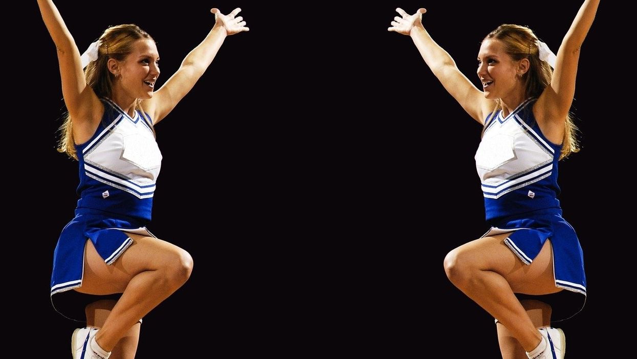 Identical Twins With Children Describe How Their Baby Reacted To Their Sibling