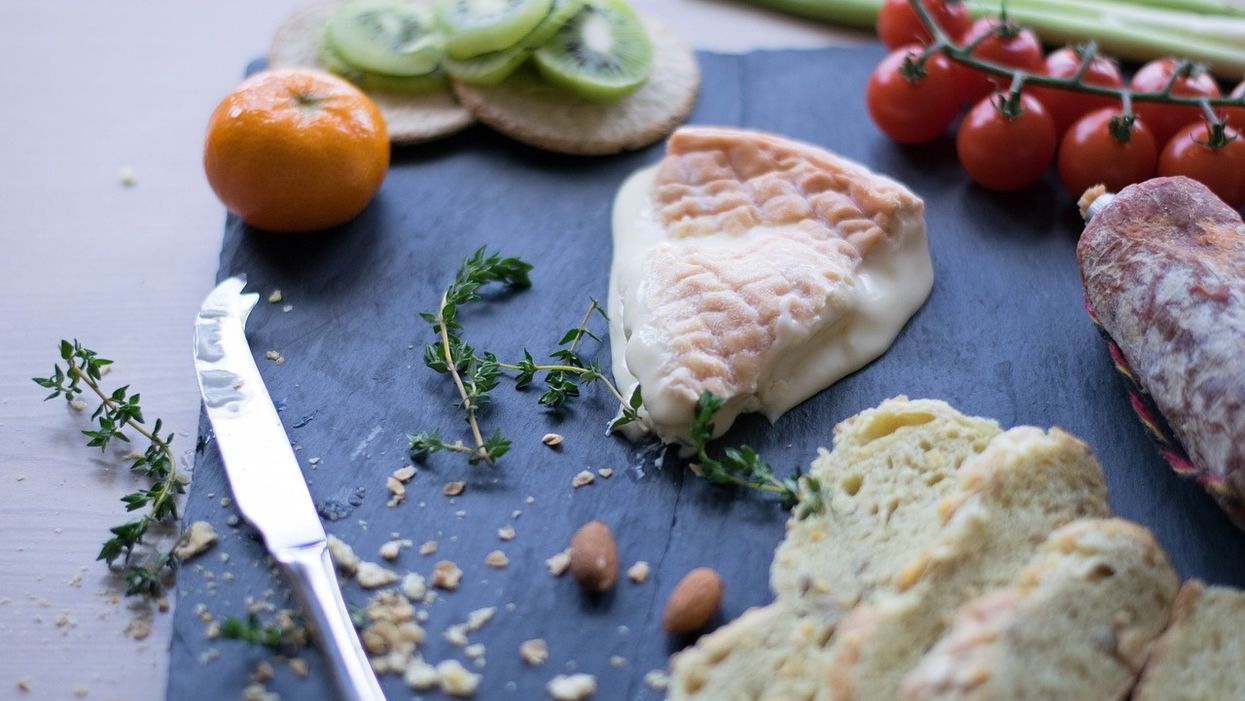 People Explain Which Food Pairings Sound Absurd But Actually Taste Great Together