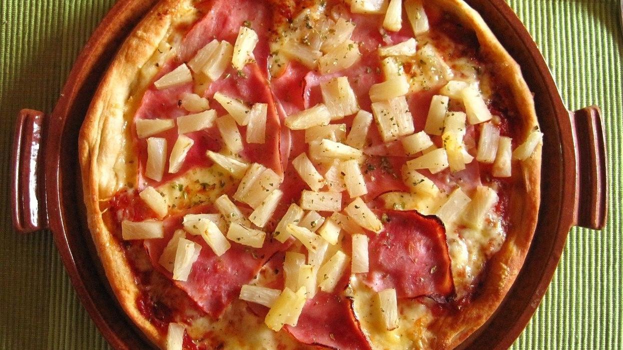 Hawaiians Describe How They Really Feel About Hawaiian Pizza