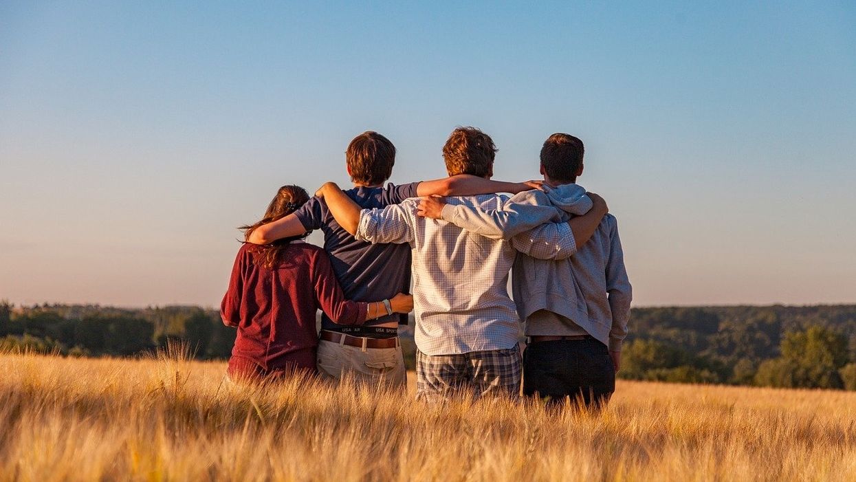 People Divulge The Exact Moment They Knew They Didn't Fit In With Their Friend Group Anymore