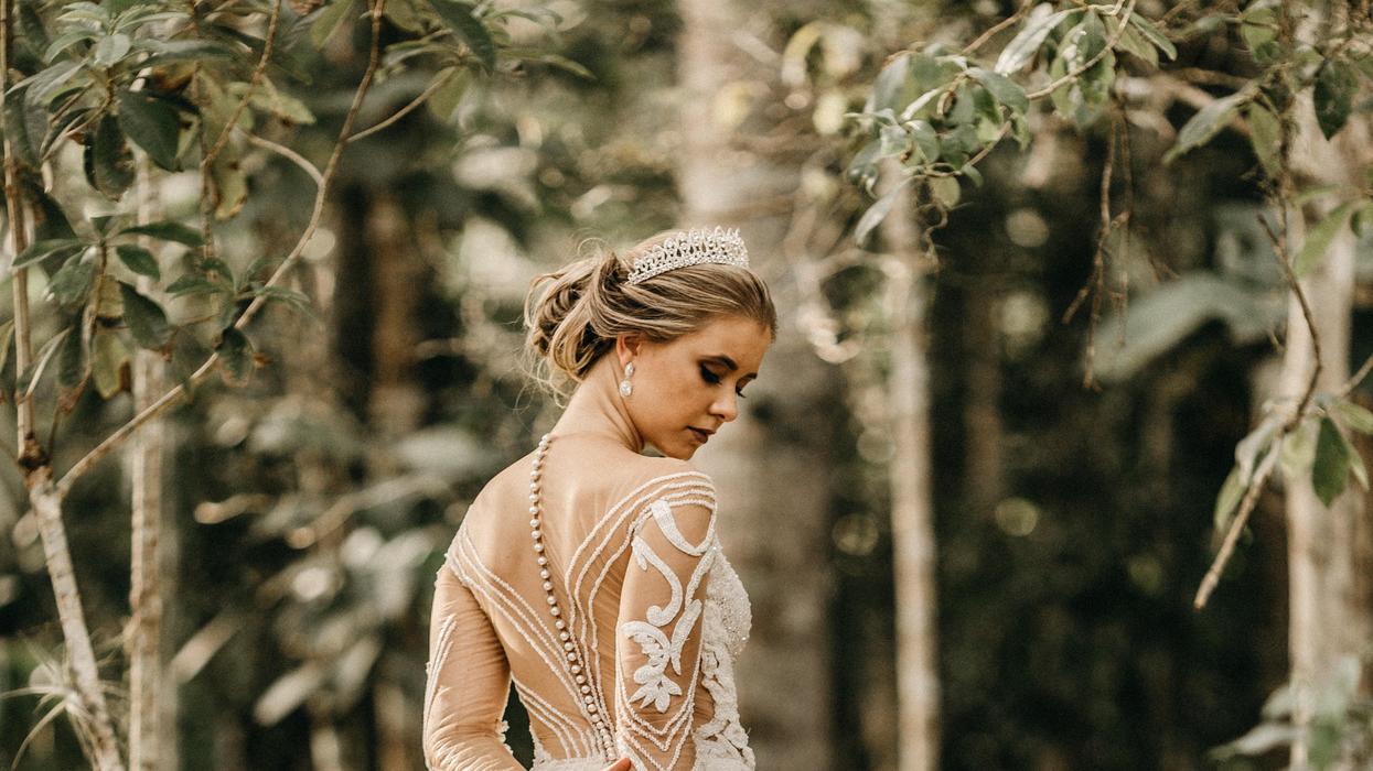 Guy Asks If He's Wrong For Convincing His Non-Virgin Bride Not To Wear A White Wedding Dress