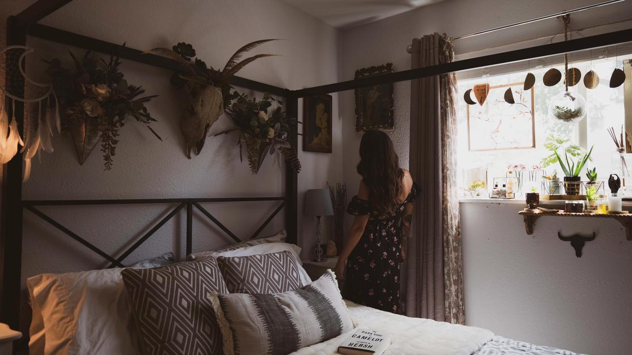 Woman's Roommate Demands She Take Her 'Provocative' Decorations Down Before Her Conservative Parents Visit
