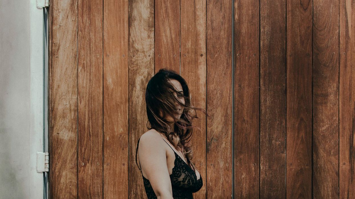 Guy Sparks Drama After Wearing A Dress And Heels To His Friend's Funeral To Hold Up His End Of A Bargain