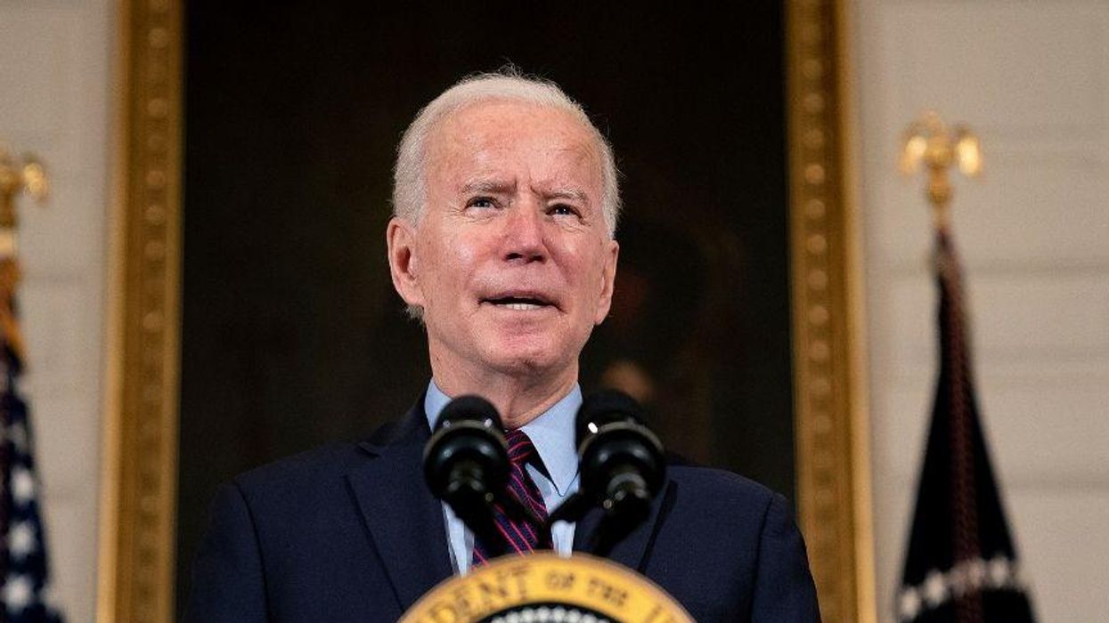 Fox News Slammed for Headline Criticizing Biden for Flying to Delaware on Air Force One in Pandemic