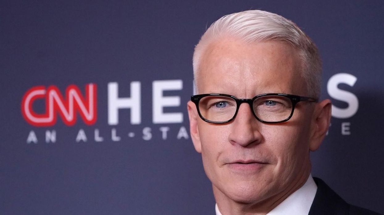 New Fox News Anchor Weirds People Out With His Striking Resemblance To Anderson Cooper