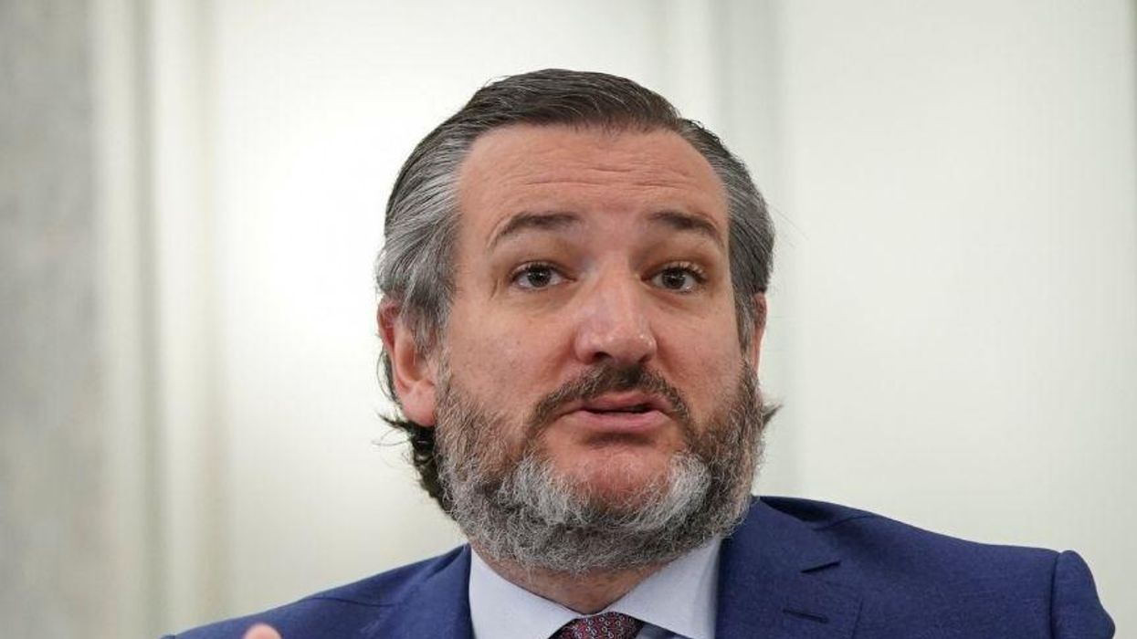 Ted Cruz Dragged After Photos Emerge of Him Flying to Cancun With His Family as Texans Freeze