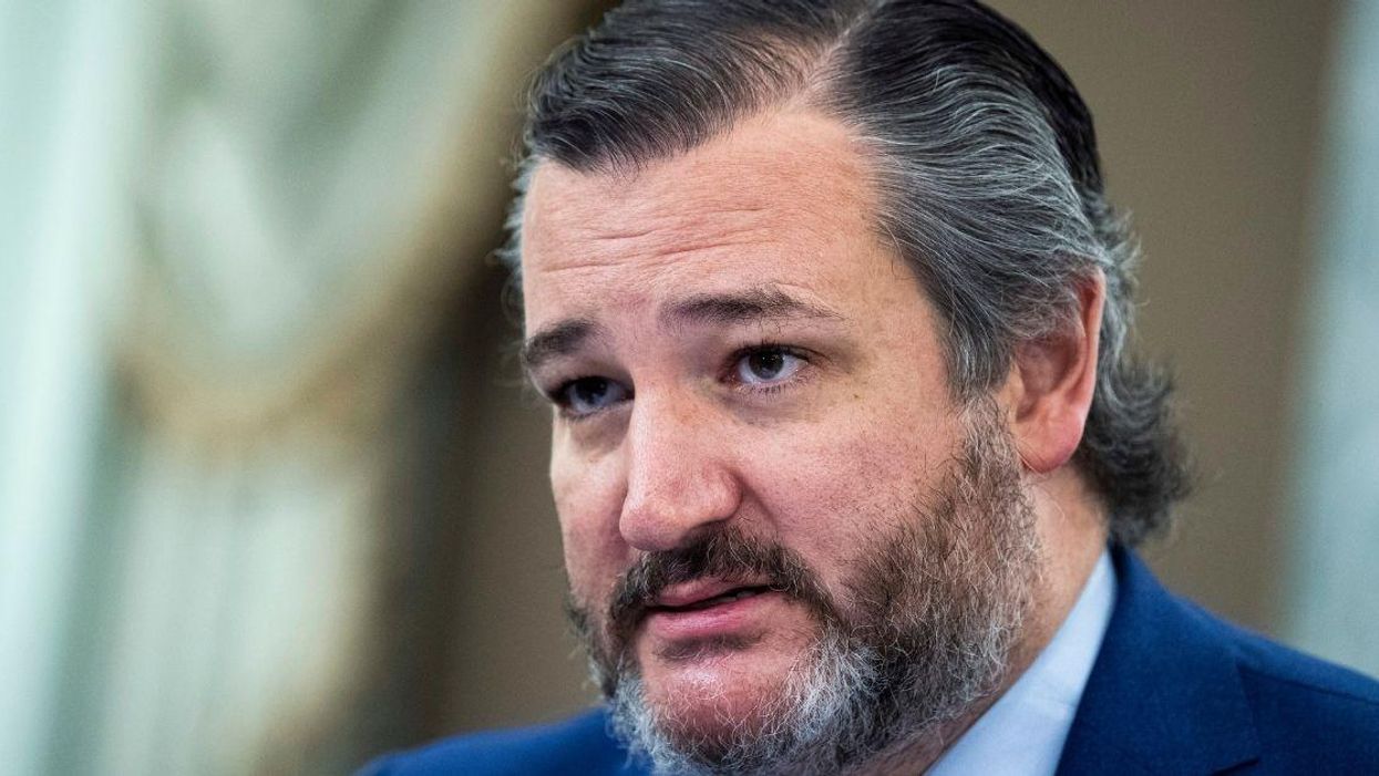 Ted Cruz Dragged For Sharing Photos Of Himself Loading Bottled Water For Texans After Cancun Debacle
