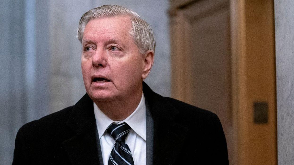 Lindsey Graham Dragged After Complaining About Border Wall Hole Needing To Be 'Plugged' In Viral Video