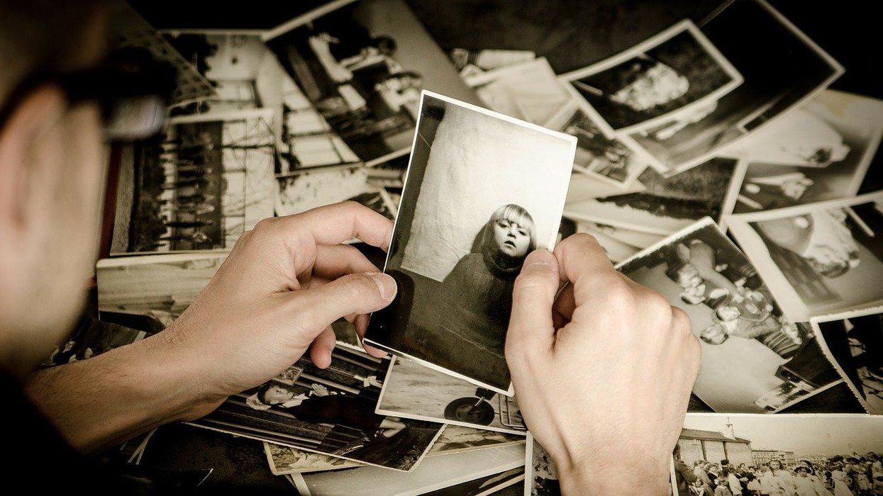 People Share Photos With The Absolute Creepiest Backstories