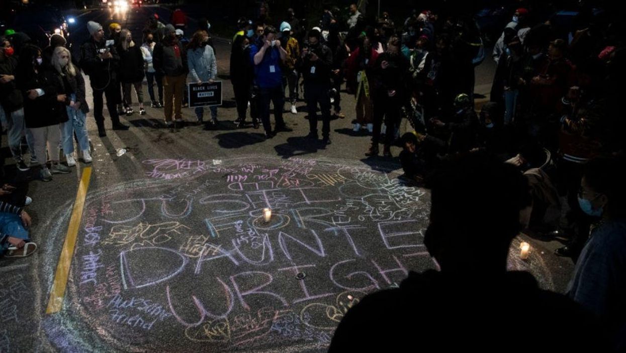 Officer Who Fatally Shot Daunte Wright Apparently Meant To Use Taser But Accidentally Grabbed Gun, Video Shows