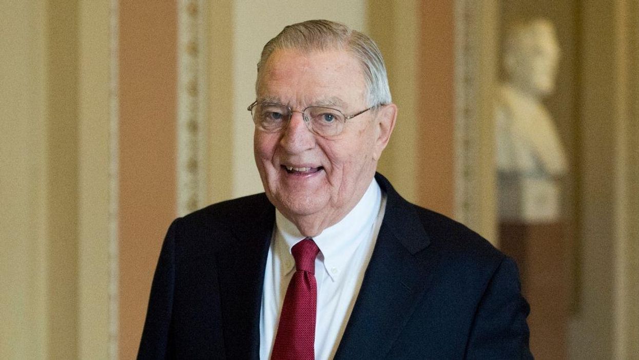 Former VP Walter Mondale Sent An Emotional Letter To His Staff Just Hours Before His Death