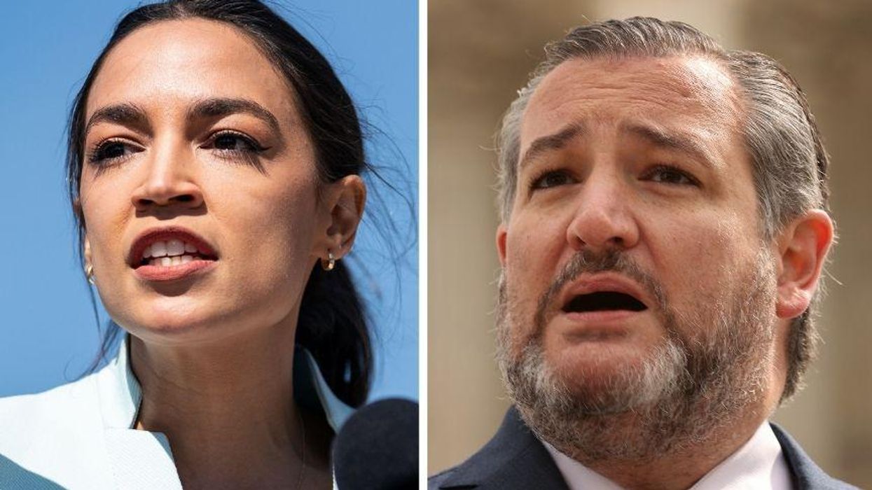 AOC Perfectly Trolls Ted Cruz's Cringey Photo of His 'Great Dinner' With Trump