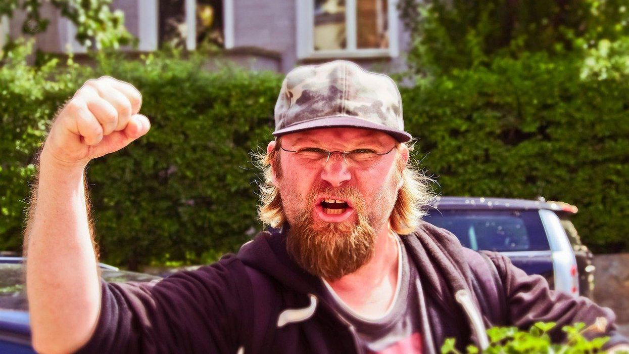 People Break Down The Best Legal Ways To Annoy Their Neighbors