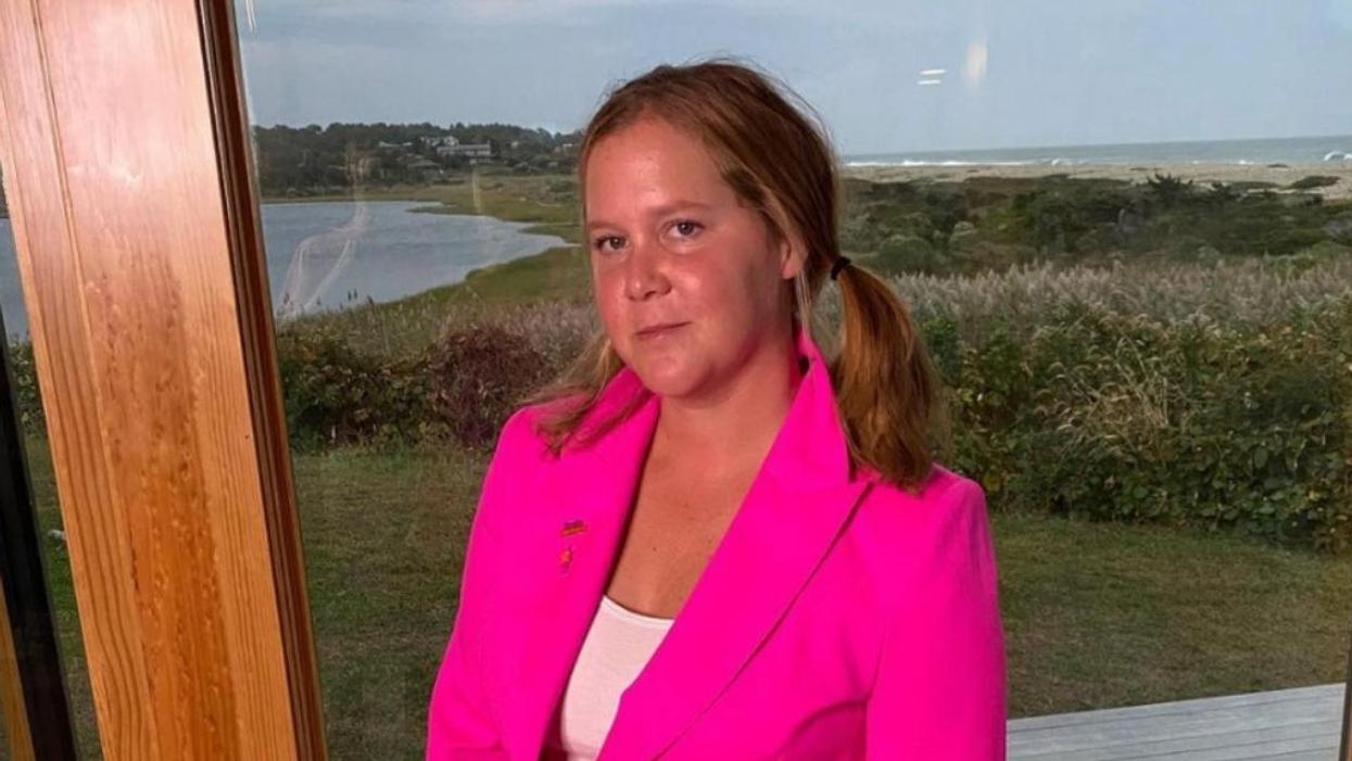 Amy Schumer Offers Hilarious Response After Photo Of Her Truck Driver Doppelgänger Goes Viral