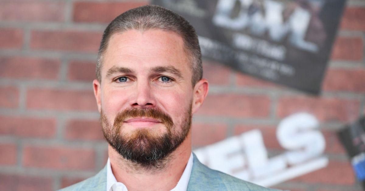 'Arrow' Star Admits Behavior That Got Him Kicked Off Flight Was 'Really, Really Shameful'