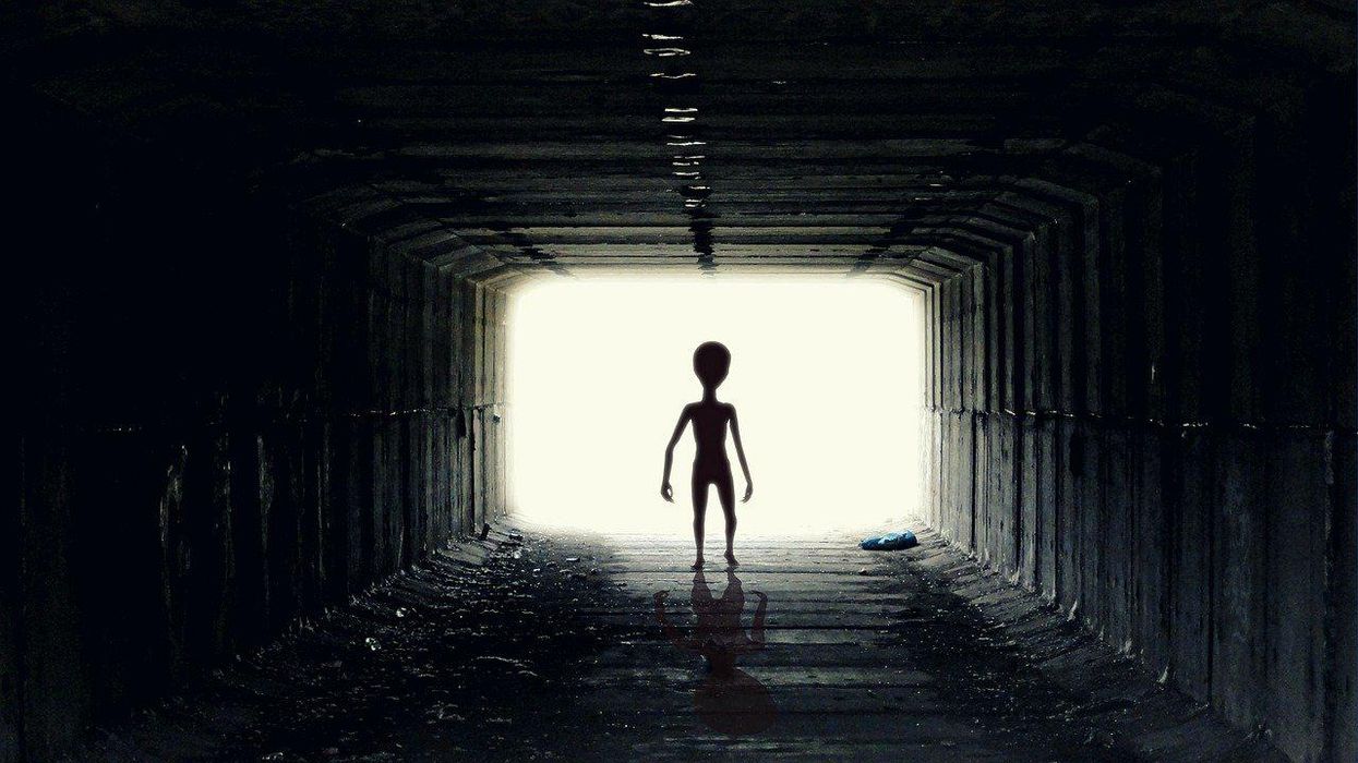 People Share The Best Theories About Aliens They've Ever Heard