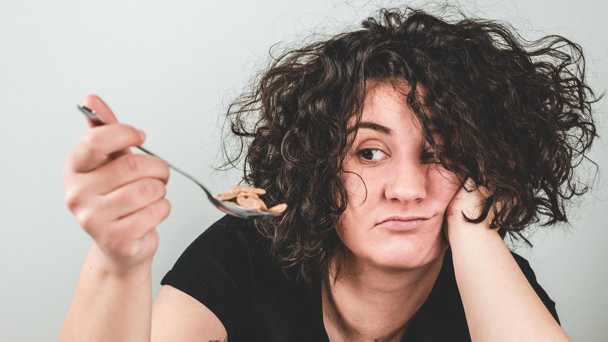 People Explain Which Minor Inconveniences Aggravate Them The Most When Eating