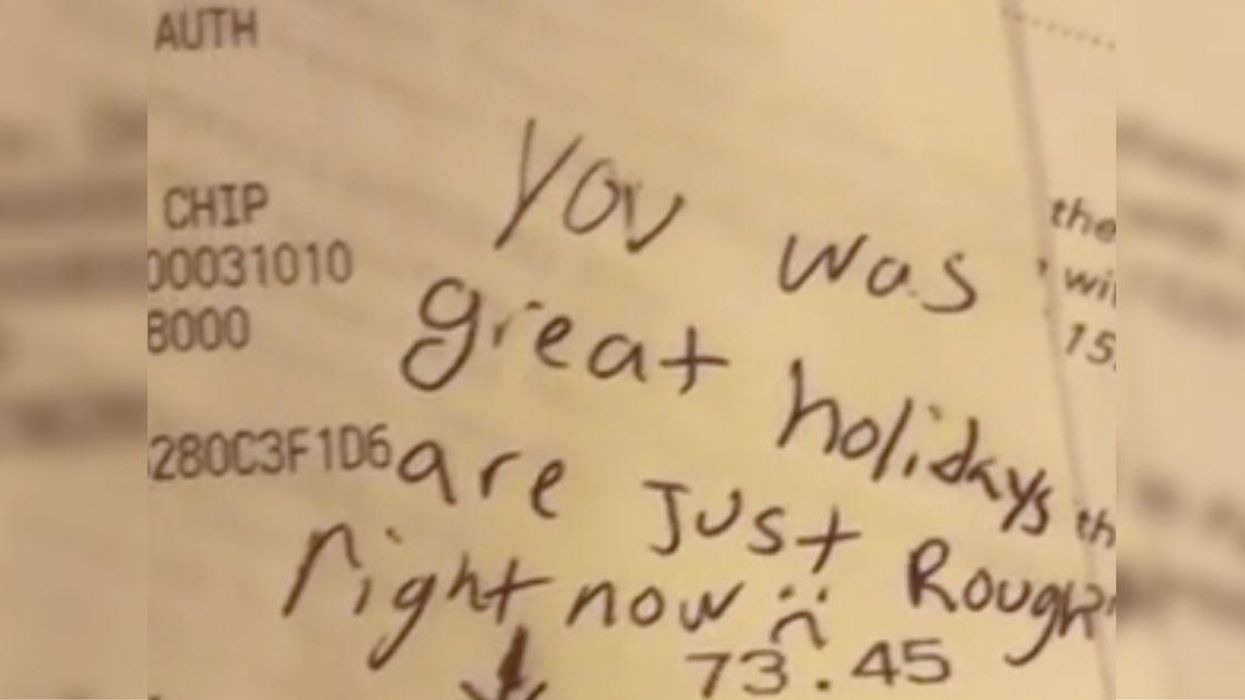 Applebee's Server Calls Out Customer For Leaving Low Tip Due To The Holidays Being 'Rough'
