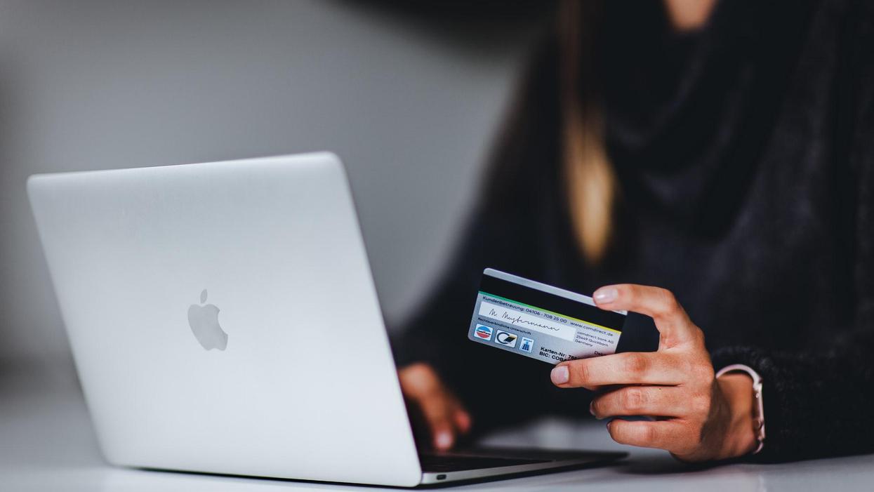 People Break Down The Legal Scams That We Still Need To Look Out For