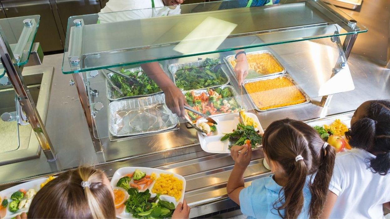 New York Dad Goes Viral After Sharing Photo Of Son's Pitiful School Lunch—And People Are Outraged