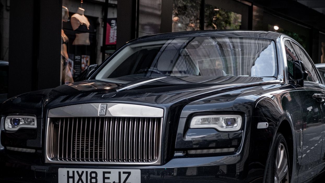 People Describe What Screams 'I Am Upper Class'