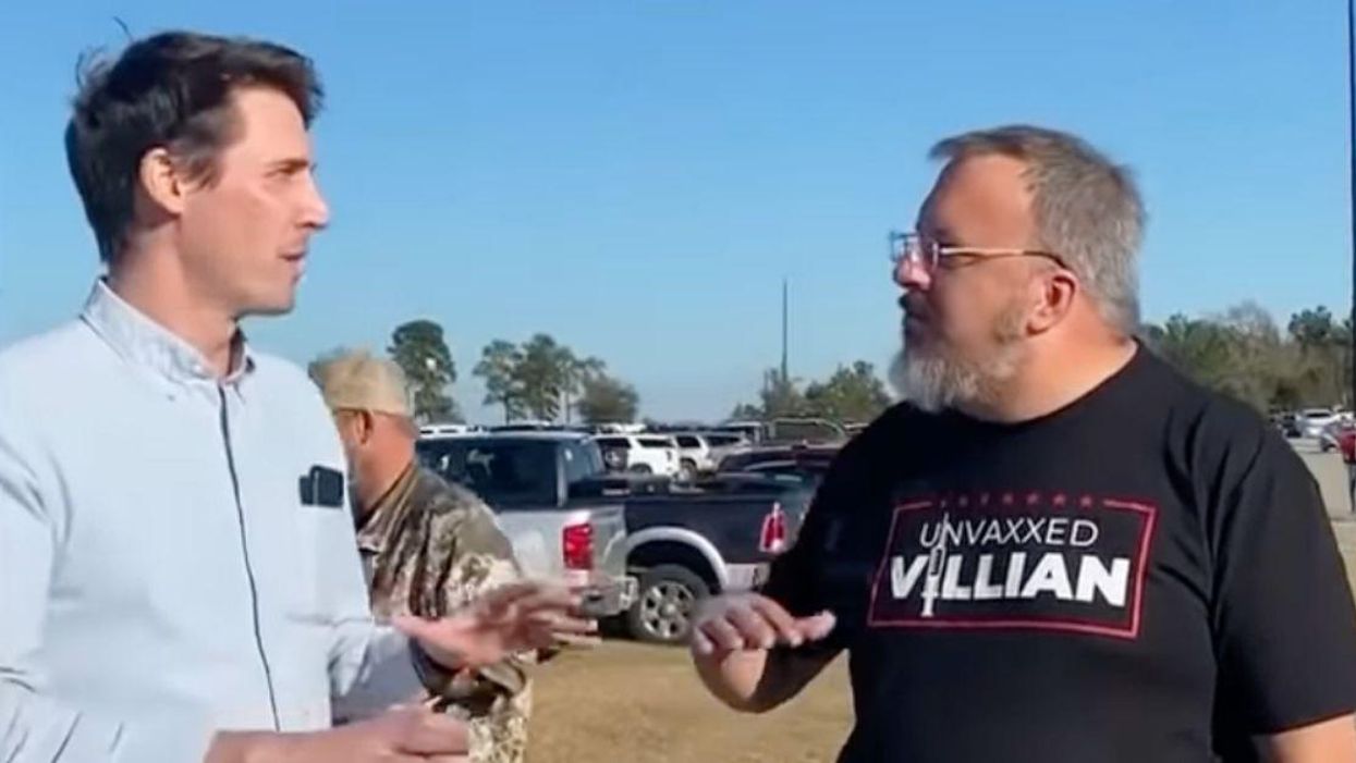 Anti-Vaxxer In Misspelled Shirt Claims He Can't Get Lung Cancer Because He Doesn't Smoke 'Name-Brand Stuff'