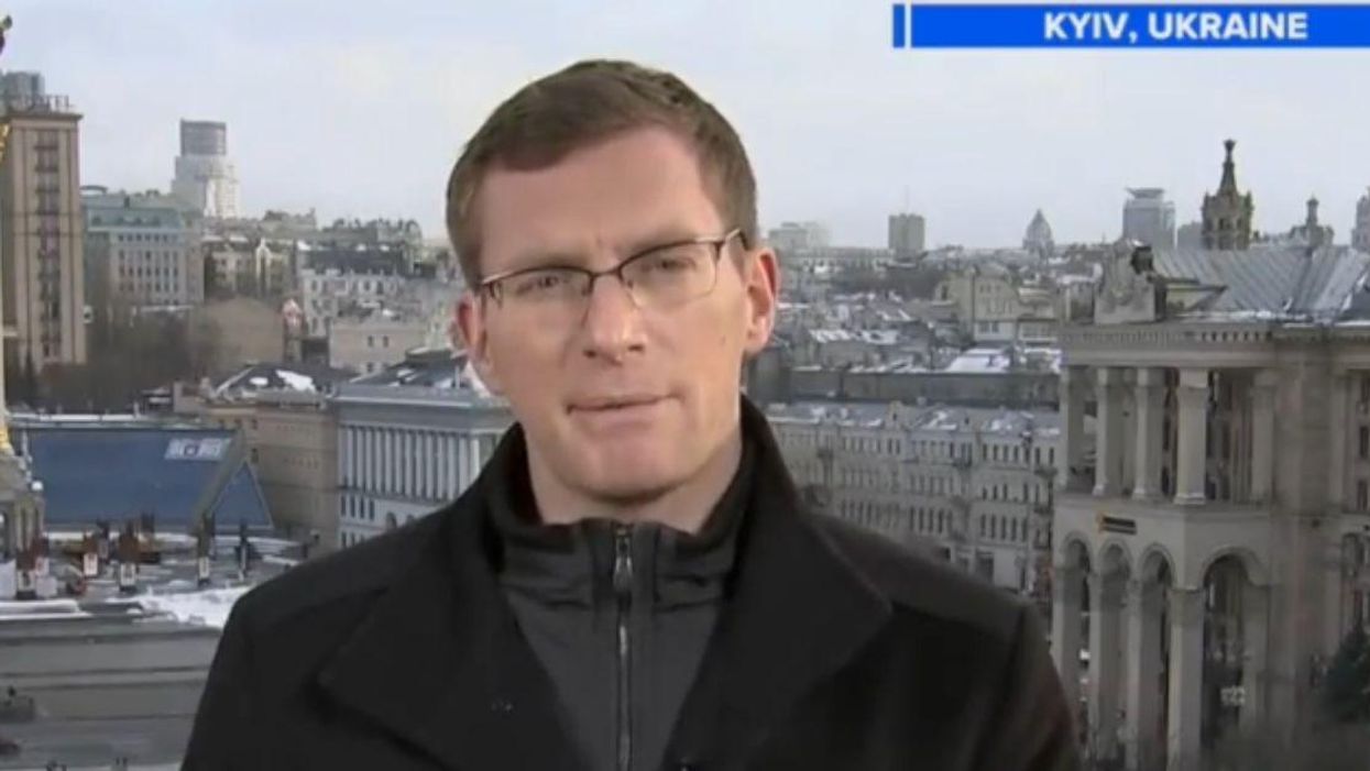 Video Of Reporter Flawlessly Switching Between Six Languages To Cover Ukraine Crisis Goes Viral