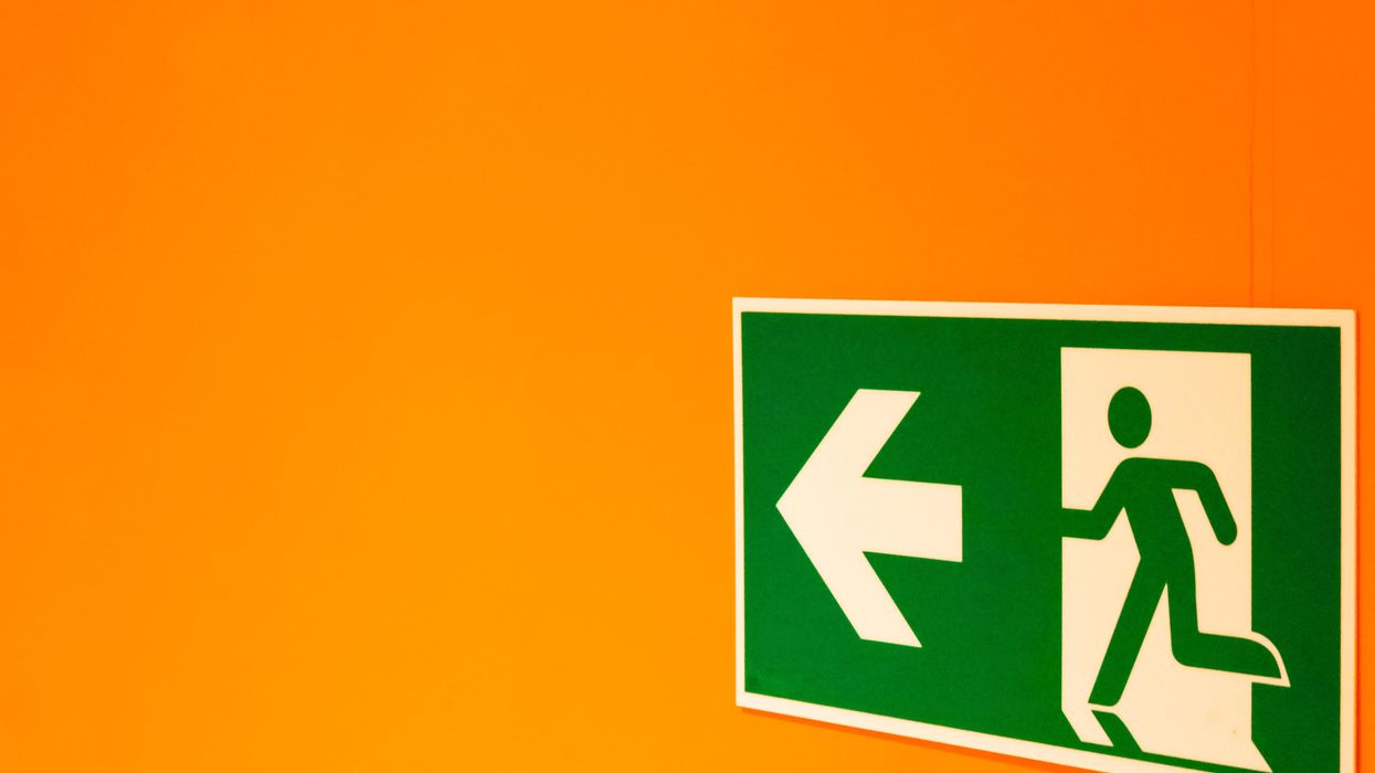 People Explain Which Supplies Every Household Should Have During A Large-Scale Emergency