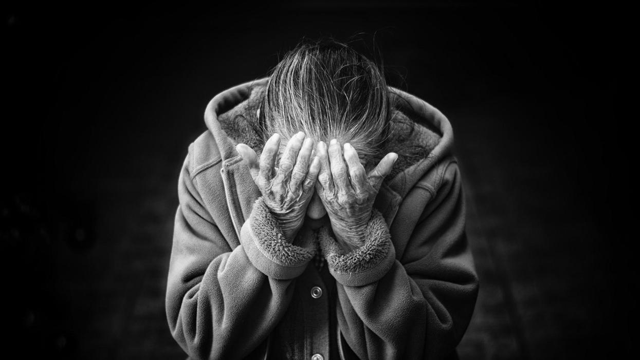People Break Down How They Handle Coworkers Crying At Work