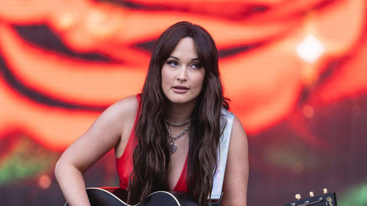 Kacey Musgraves Puts 'F**king Awful' American Airlines Flight On Blast After Worker Made Her Cry