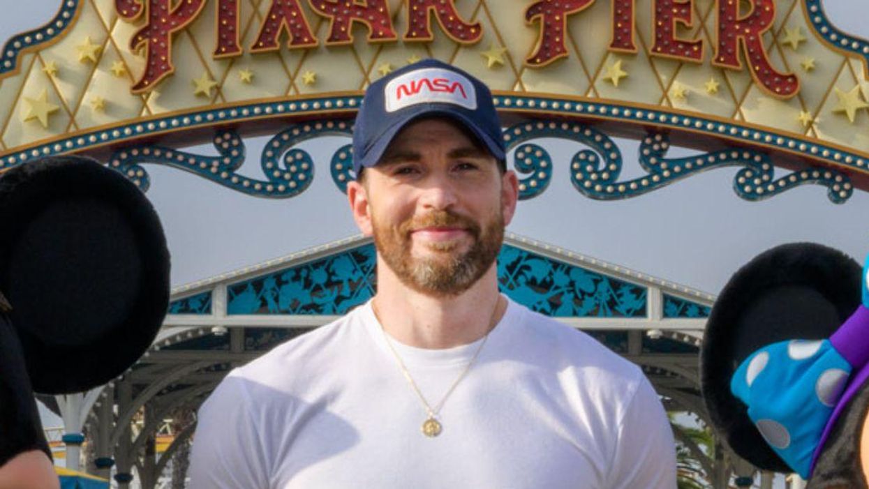 Chris Evans Has Hilarious Response After Fans Think He Was Photoshopped Into Disneyland Pics