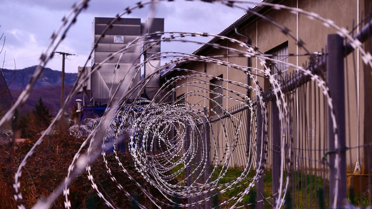 Ex-Cons Explain Which Prison Habits They Still Use To This Day