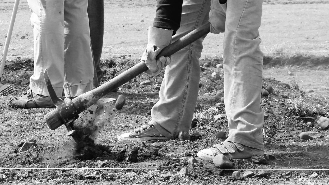 People Explain Which Activities Seem Normal At 3PM But Would Be Terrifying At 3AM