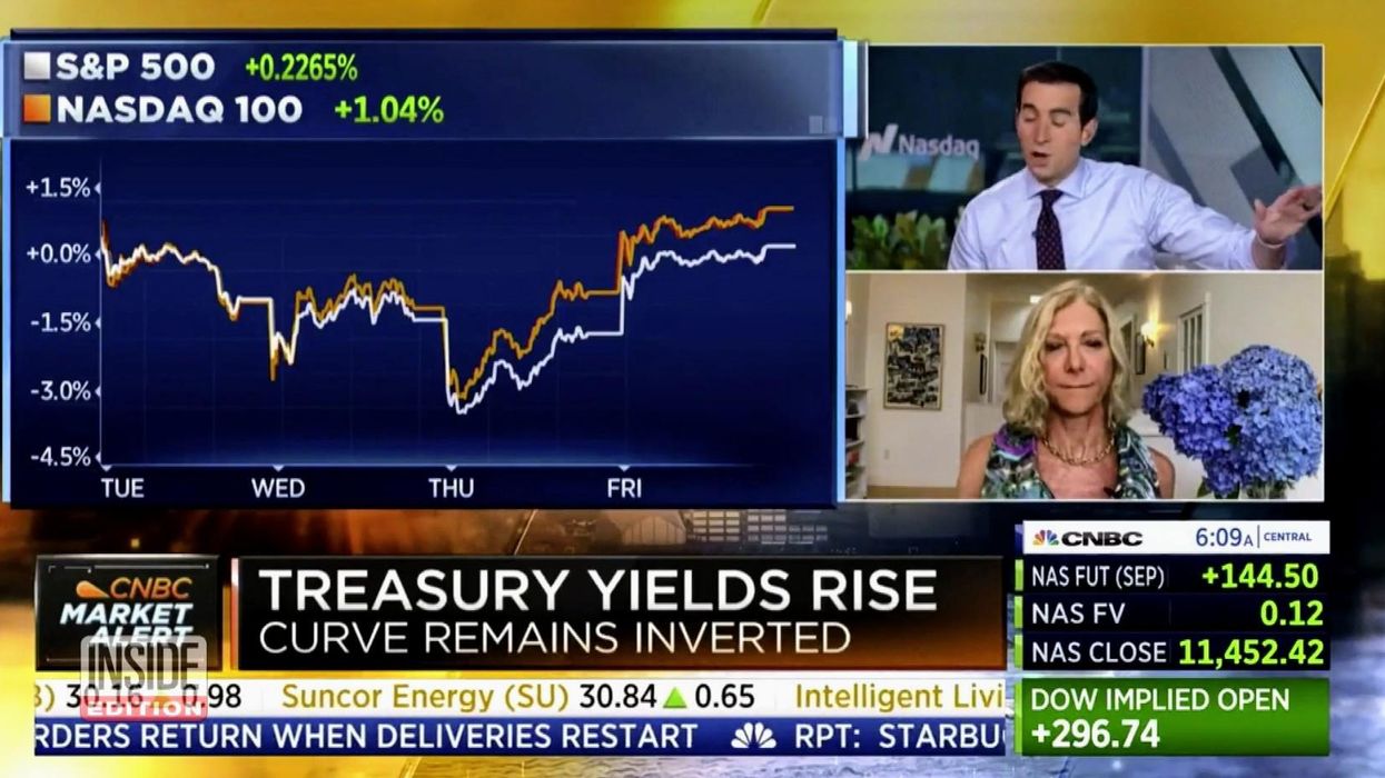 Live CNBC Segment Leaves Viewers Hilariously Stunned As Man In Underwear Strolls Through Shot