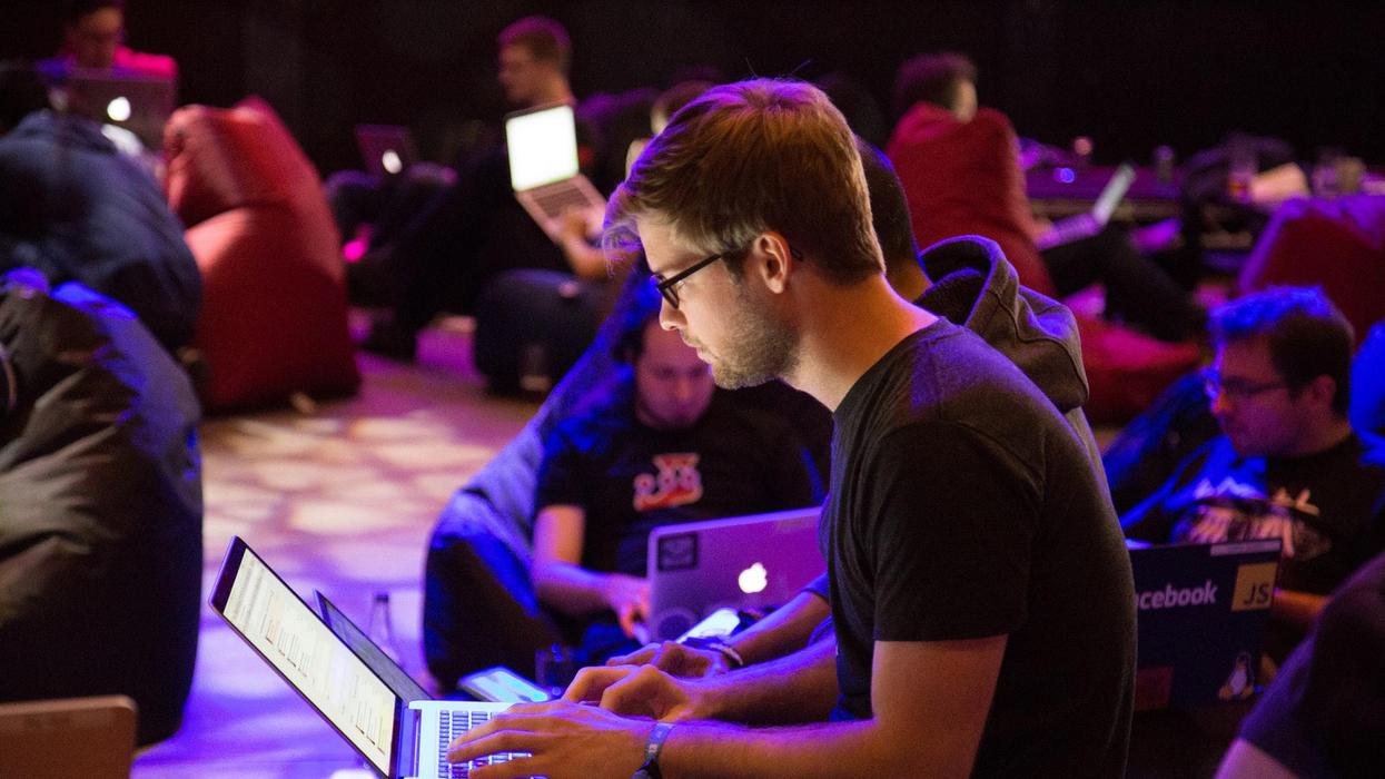 People Explain Which Outdated Pieces Of Technology Are Still In Use Today