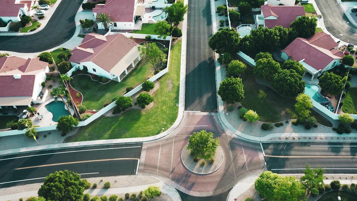 People Share Their Wildest Homeowner's Association Horror Stories
