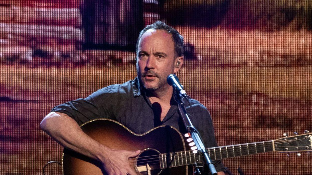 Twitter Honors 18th Anniversary Of Dave Matthews Bus Dumping 800lbs Of Poop On Passenger Cruise